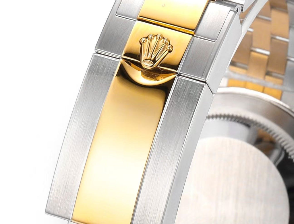 Rolex GMT‑Master II -
“Black & Gold”