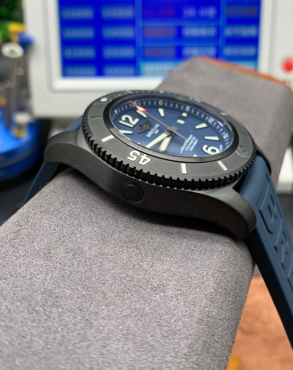 Breitling-“Superocean Automatic 44 Night Mission Blue”