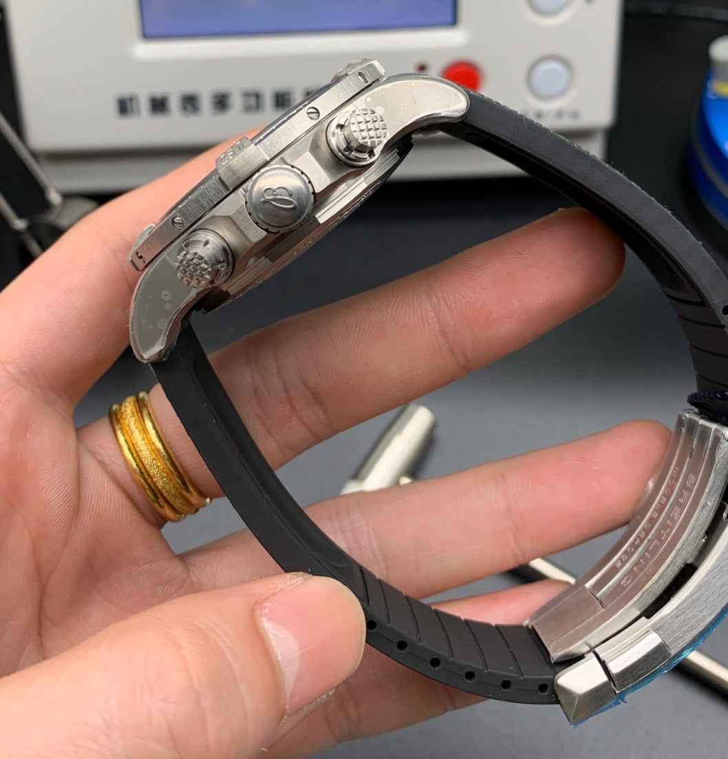 Breitling-“Night Mission”