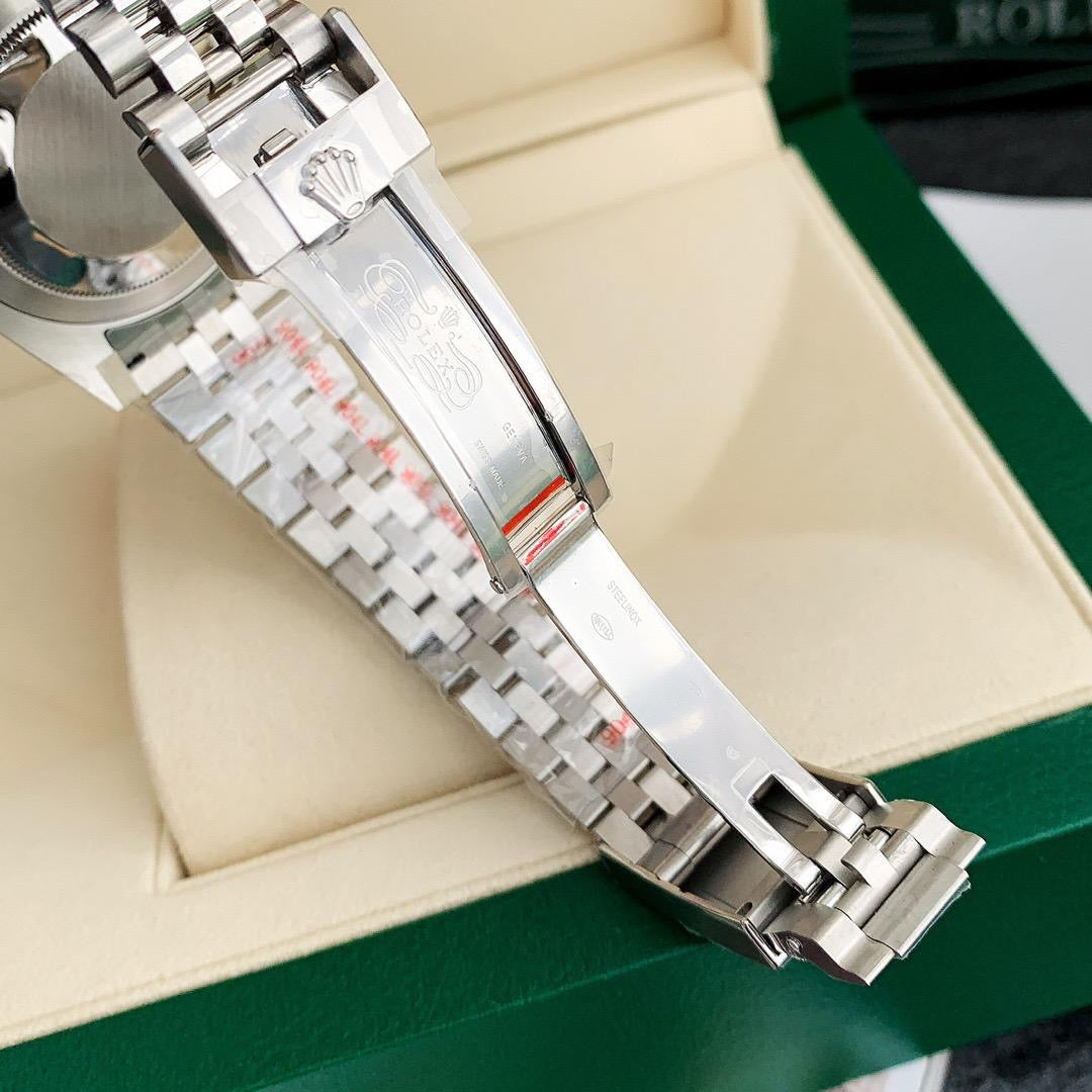 Rolex GMT-Master II “Batgirl”