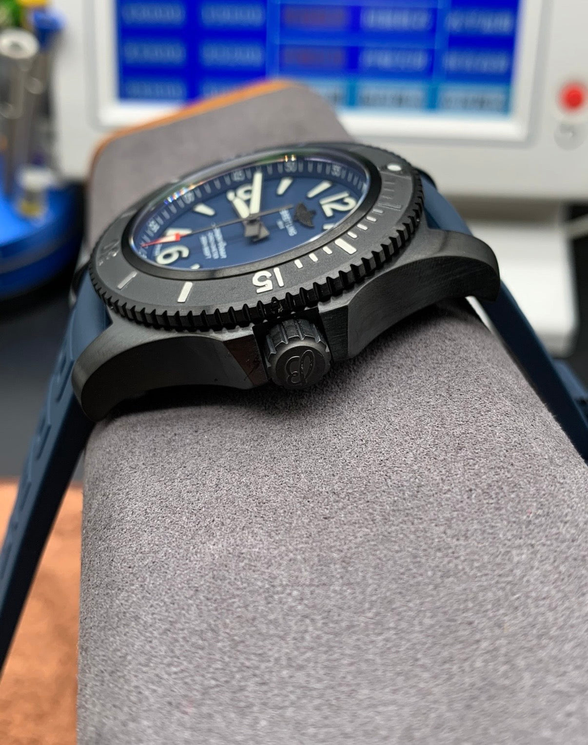 Breitling-“Superocean Automatic 44 Night Mission Blue”