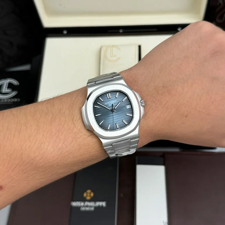 Patek Philippe Nautilus 5711/1A-010 40mm Blue Dial