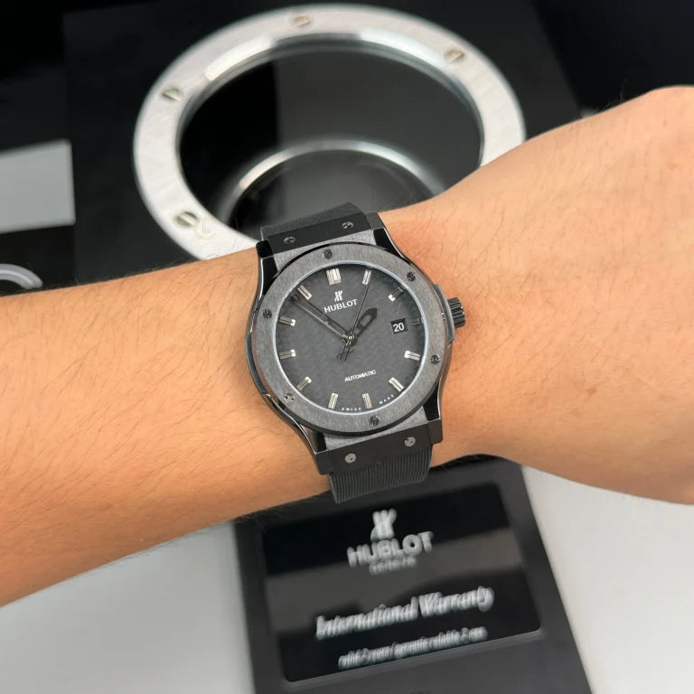 Hublot Classic Fusion Ceramic Black 42mm Carbon Dial JJZ Base