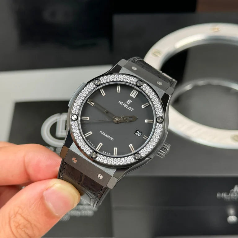 Hublot Classic Fusion Ceramic Diamonds 42mm Black Dial JJZ
