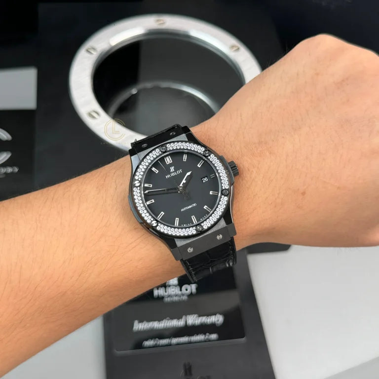 Hublot Classic Fusion Ceramic Diamonds 42mm Black Dial JJZ