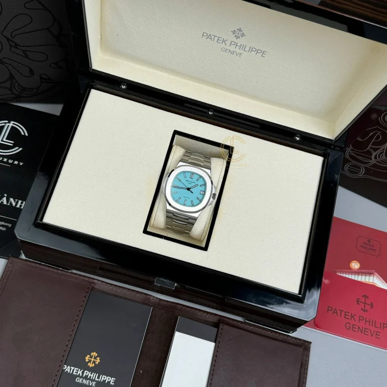 Patek Philippe Nautilus 40mm 5711/1A-018 40mm Dial Tifany & CO WY