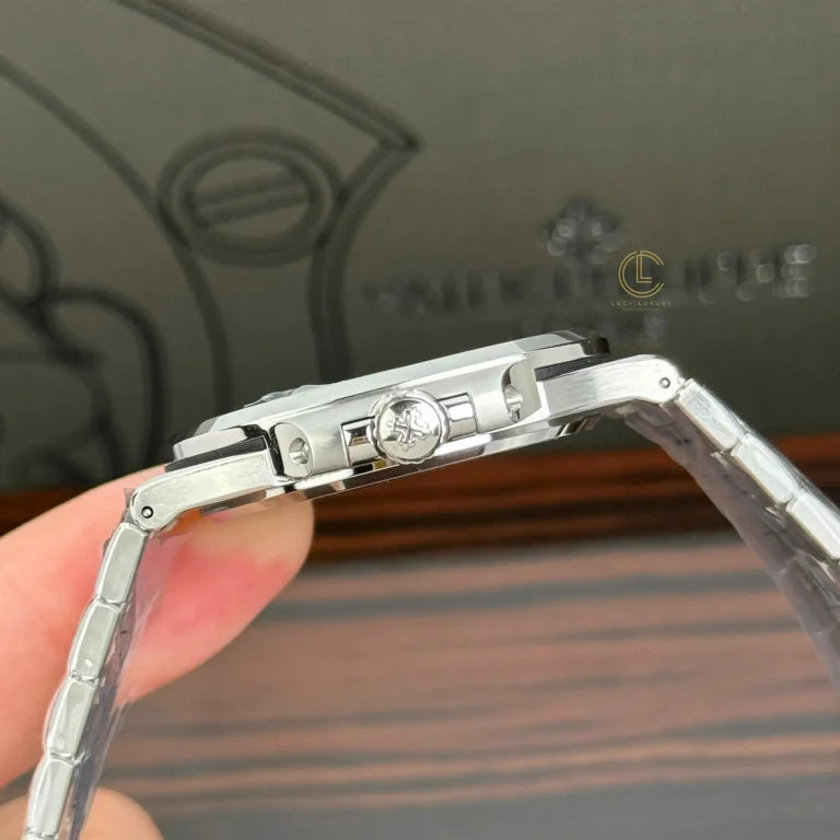 Patek Philippe Nautilus 5711/1A-011 40mm White Dial