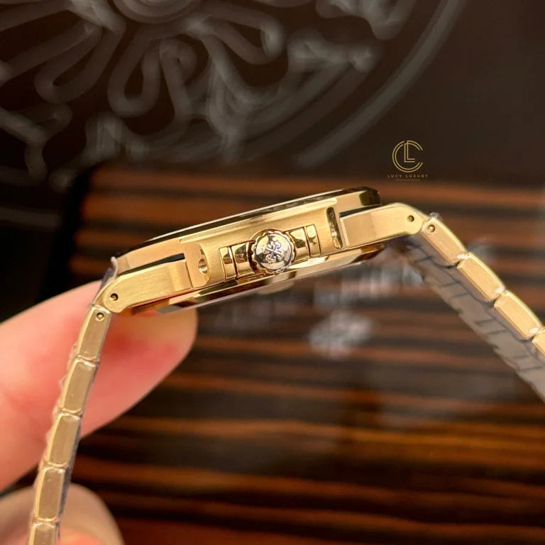 Patek Philippe Nautilus 7118/1R-011 32.5mm White Dial Rose Gold