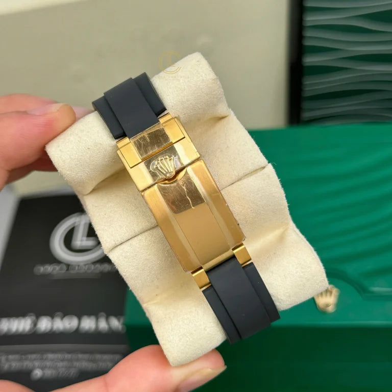 Rolex Cosmograph Daytona 116518LN 40mm Dial Champange Yellow Gold