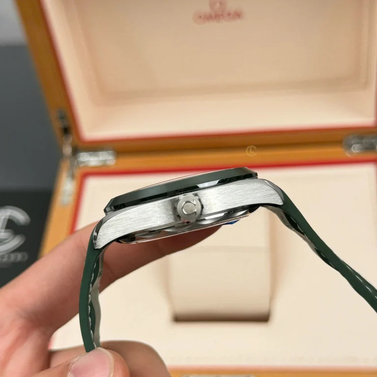 Omega  Seamaster Aqua Terra Worldtimer 43mm Green Dial
