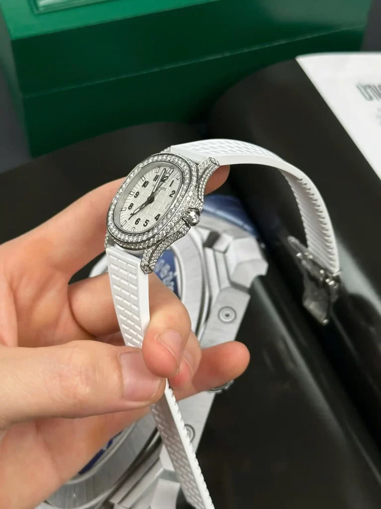 Patek Philippe Aquanaut 5067A-011 White full moissanite 35mm